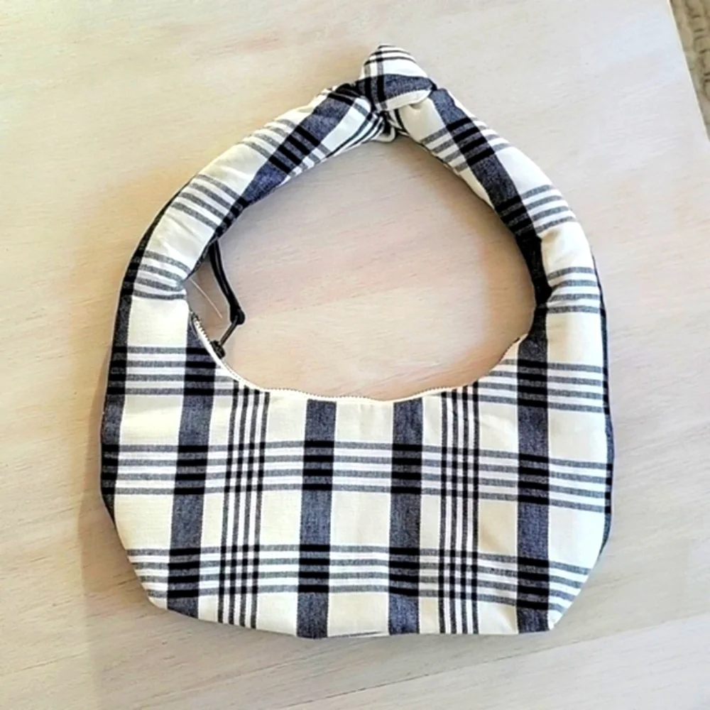 NWT Mercado Global Aurora Shoulder Bag Black and White Plaid